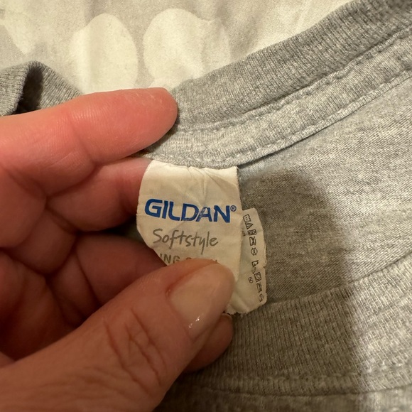 Gildan Softstyle Hofstra Tee. Grey. Size M. Used. - Picture 3 of 4